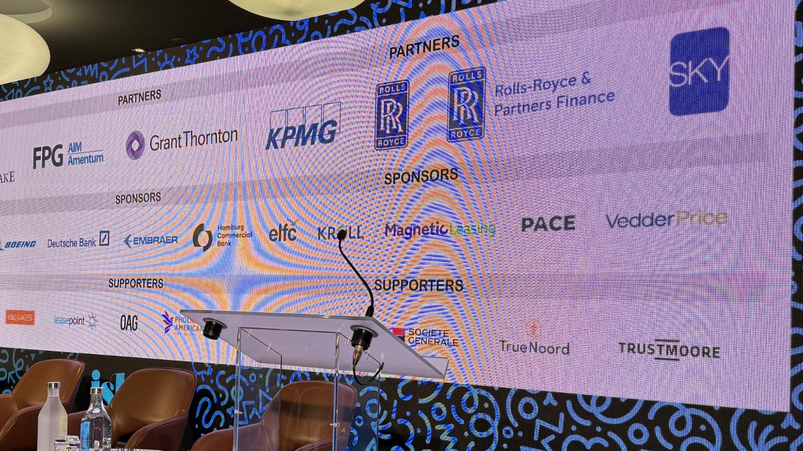 Elevate Av screen stage